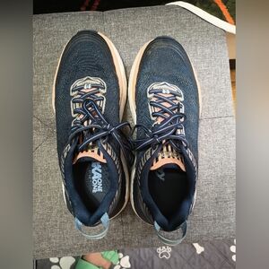 Womens 7.5 Hoka navy/peach